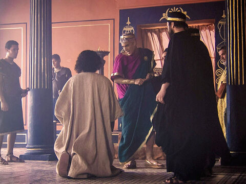 Pilatus tuomitsee Jeesuksen